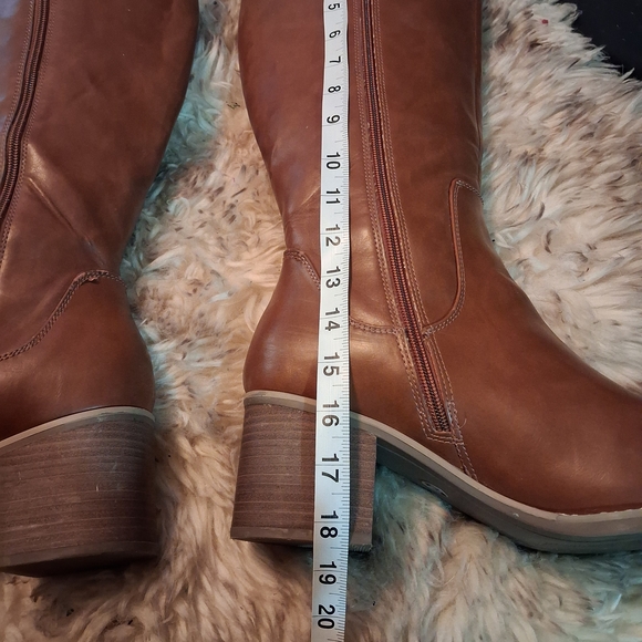 Brown/Tan Heeled Boots - Picture 5 of 8